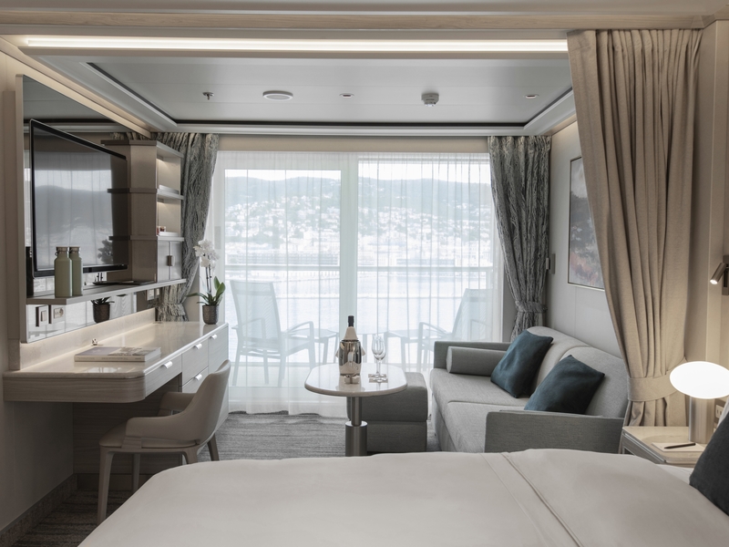 Deluxe Veranda Suite